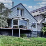Boatshed Villas By Istana - Green Door
