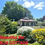Daylesford A Very Quiet Abelia Cottage Botanical Cottage 10 Min Walk Town