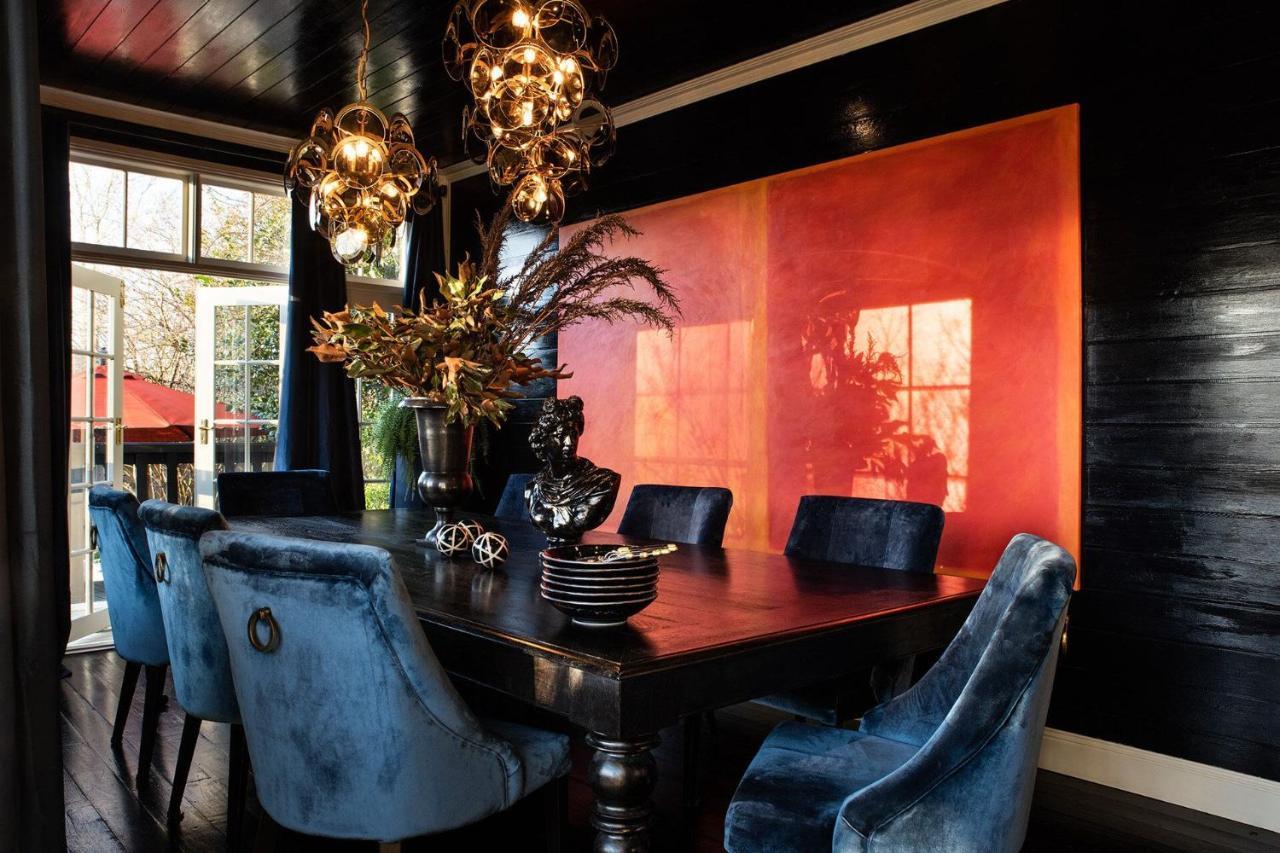 Wentworth House Lavishly Appointed In The Heart Of *