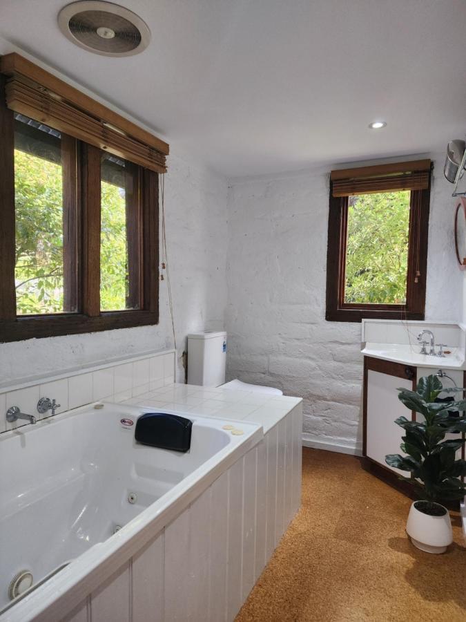 - Frog Hollow Estate - The Homestead (adults Only) * Daylesford