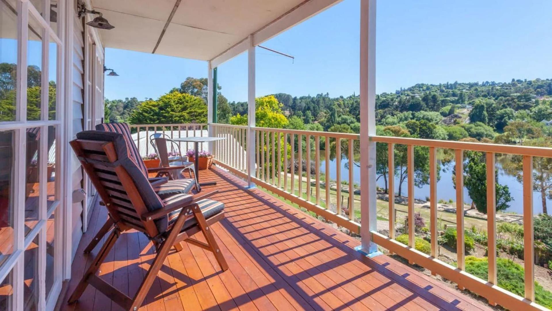 Apartment Balconies Lakeside On
