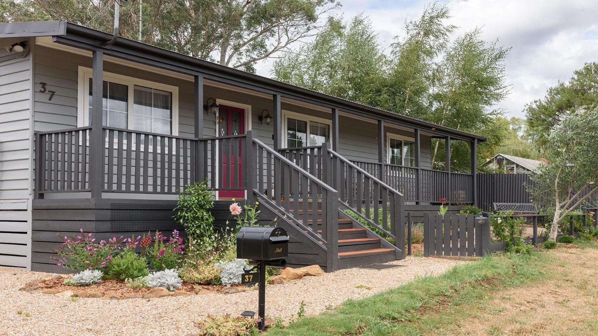 Holiday home Grenville Belle *