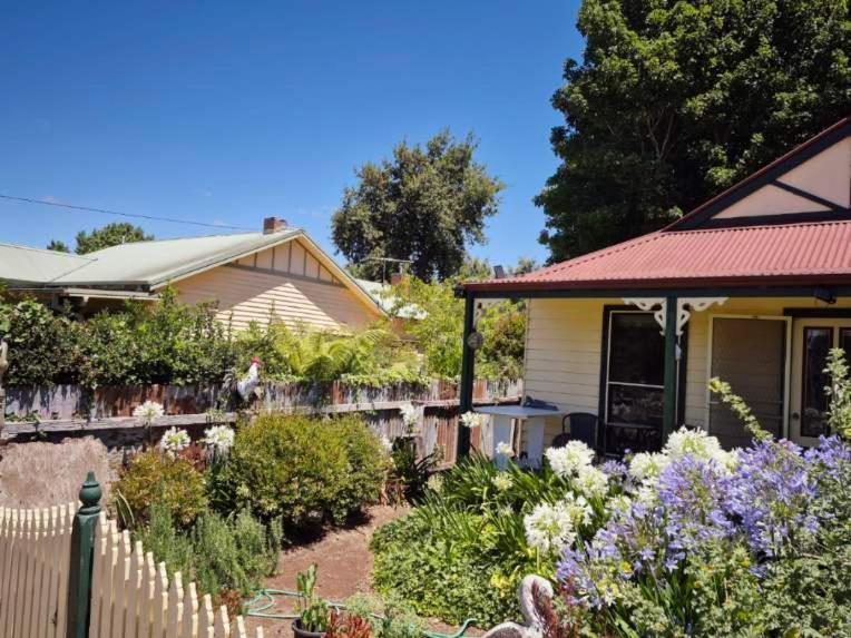 Holiday home A Very Quiet Abelia Botanical 10 Min Walk Town Daylesford
