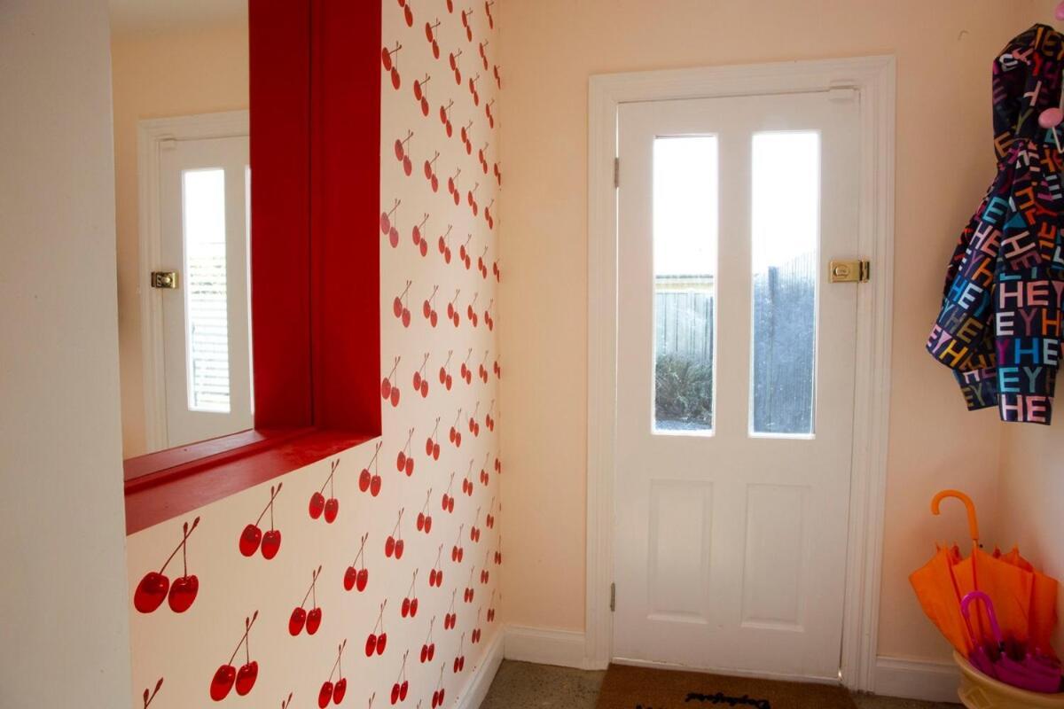 Sweet Retreat - Central, Immersive, Pet Friendly, Renovated, Cute! Holiday home