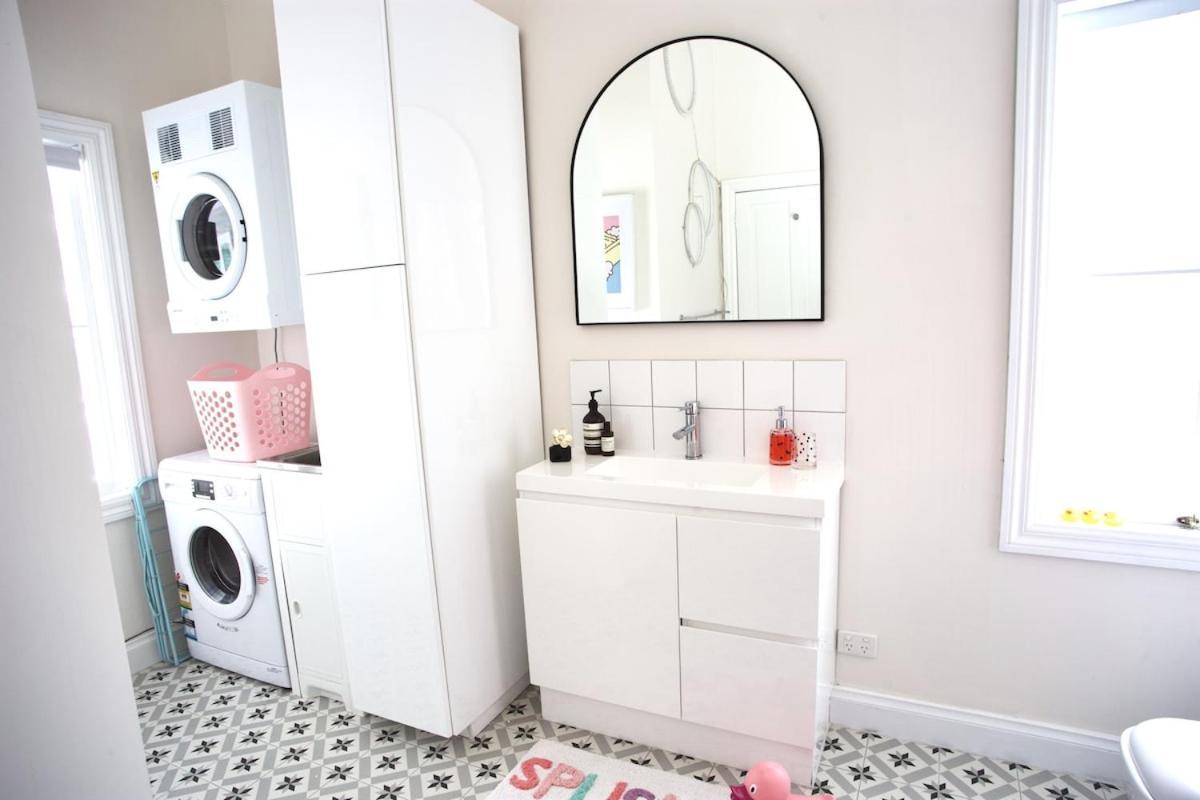 Sweet Retreat - Central, Immersive, Pet Friendly, Renovated, Cute!