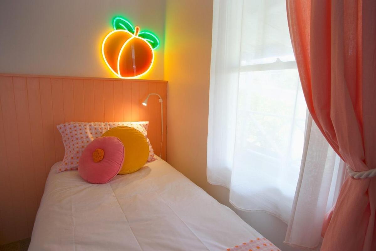Holiday home Sweet Retreat - Central, Immersive, Pet Friendly, Renovated, Cute!