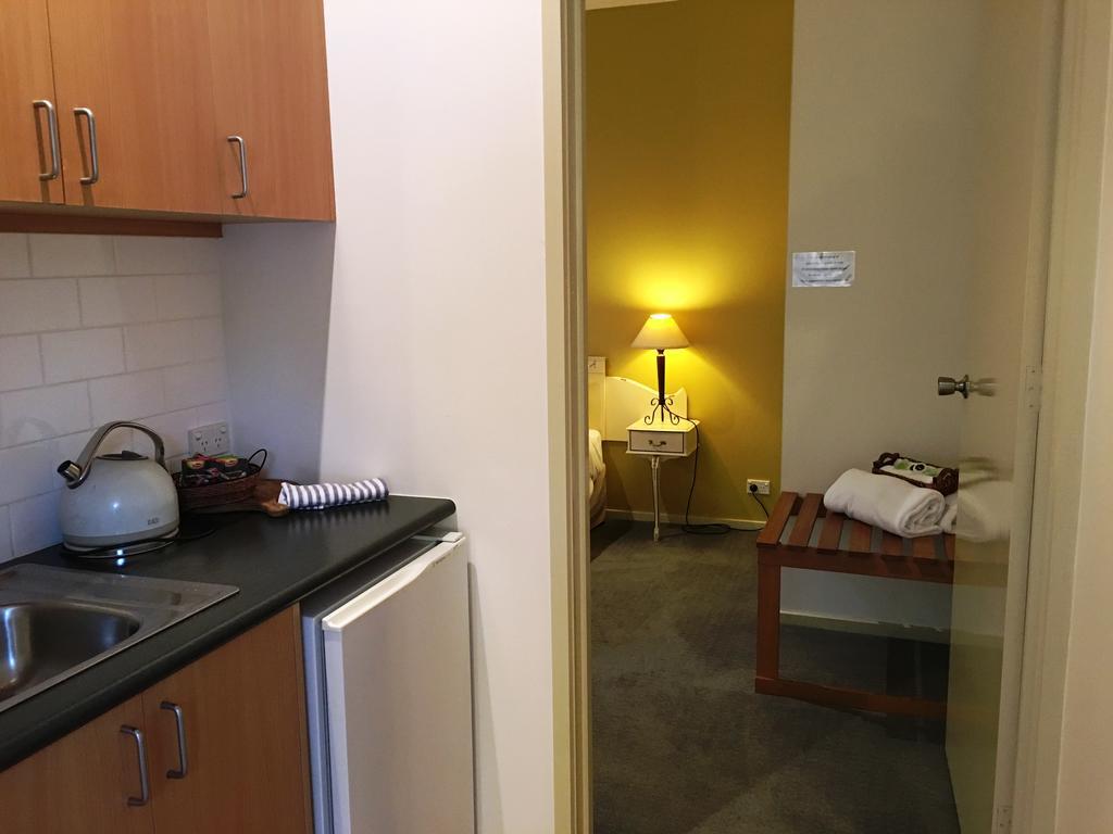 Lakeside Studio Apartment