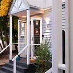 Vue Lake Daylesford Studio