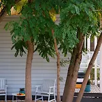 Vue Lake Daylesford Studio