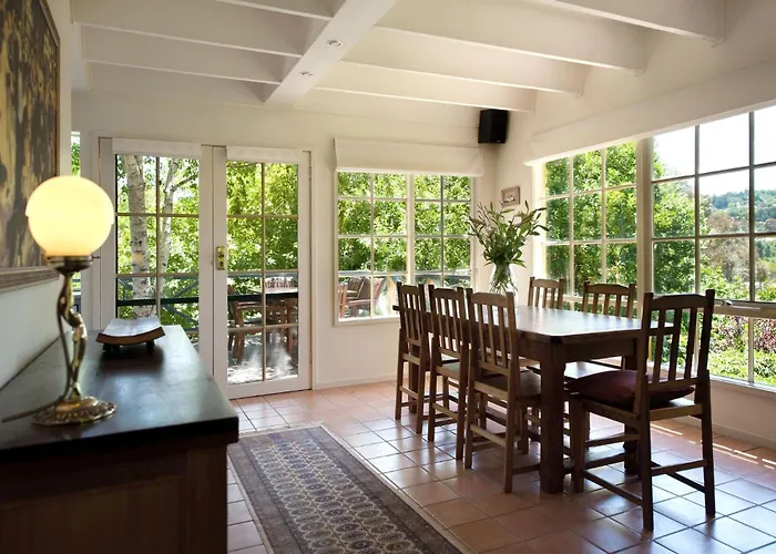 Lake Cottage