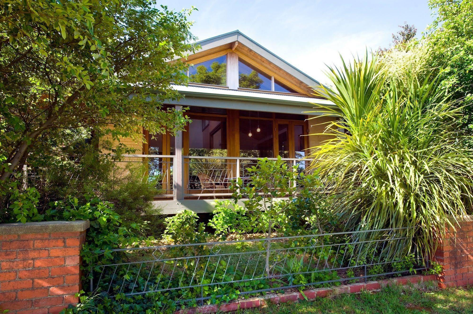 Kates Place Holiday home
