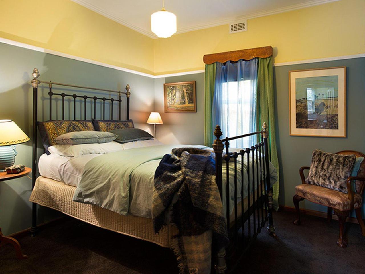 The Raglan * Daylesford