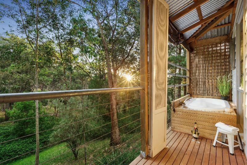 Briars - * Daylesford